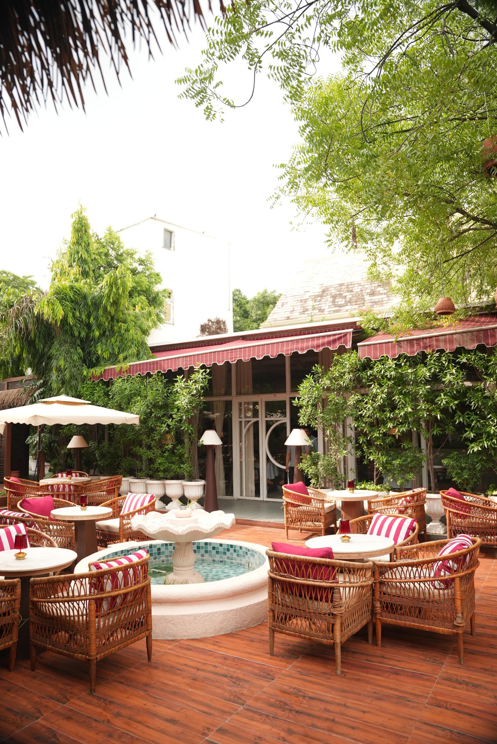Palm Restaurant moment 8